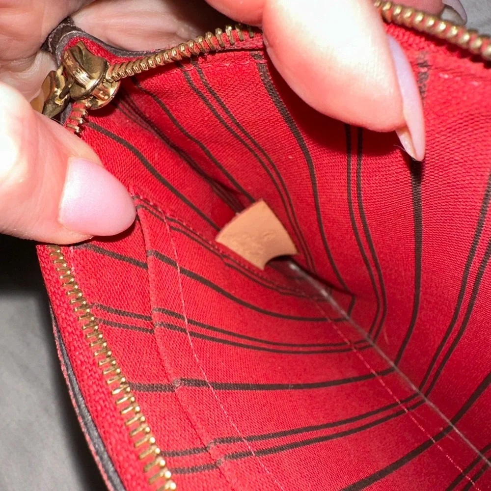 Authentic Louis Vuitton Monogram Neverfull Pouchette - Picture 9 of 9